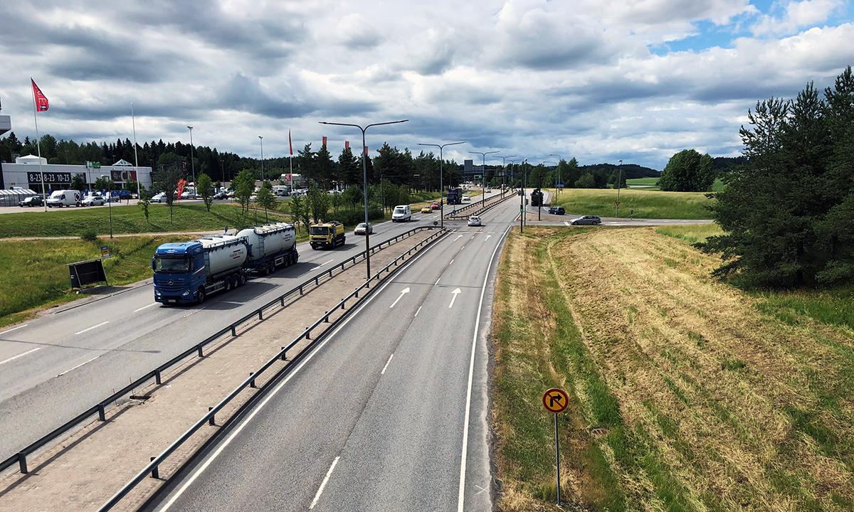 WE IMPLEMENTED THE SIZABLE STK CONTRACT FOR THE E18 RING ROAD BETWEEN ...