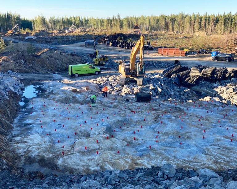 Kreaten pohja- ja betonirakentajat vastaavat Hirvimäen uuden asuinalueen 1. vaiheen rakentamisesta Hollolaan.