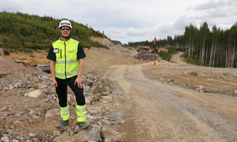 Eero Nuutinen työskenteli kesällä 2024 työnjohtoharjoittelijana Kreaten Hankasalontien työmaalla Vihdissä.