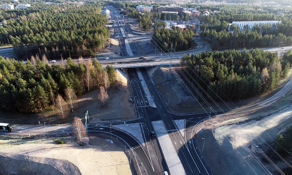 Oulun Poikkimaantien hanke väylärakentaminen