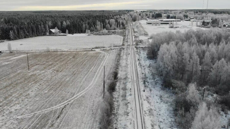 Kreate rakentaa ja siirtää kaksi ratasiltaa osana tasoristeysjärjestelyjä Suunnittele ja toteuta -urakassa Ylivieskassa.