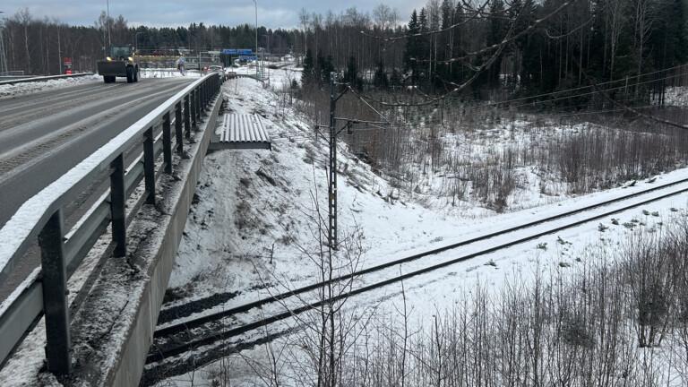 Kreate uusii radaon ylittävän Karikon ylikulkusillan Mikkelissä.