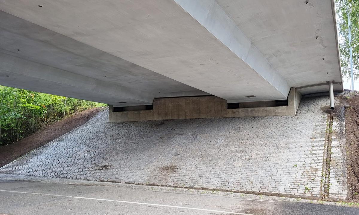Kreaten urakoima Mustapuron tulvasuojaus ja Itäväylän sillat -hanke valmistui Helsingissä Itäväylän varrella.