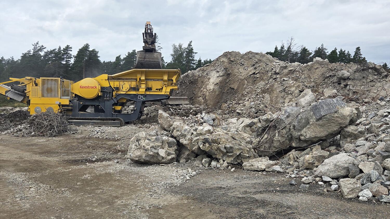 Kreate jalosti tiettävästi ensimmäisenä toimijana Suomessa purkubetonin työmaalla Ei enää jätettä -asetuksen mukaiseksi betonimurskeeksi osana Kirjalansalmen ja Hessundinsalmen siltojen uusimista.